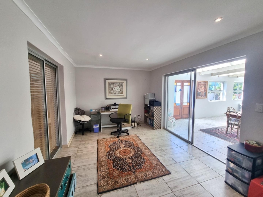 3 Bedroom Property for Sale in Sandbaai Western Cape